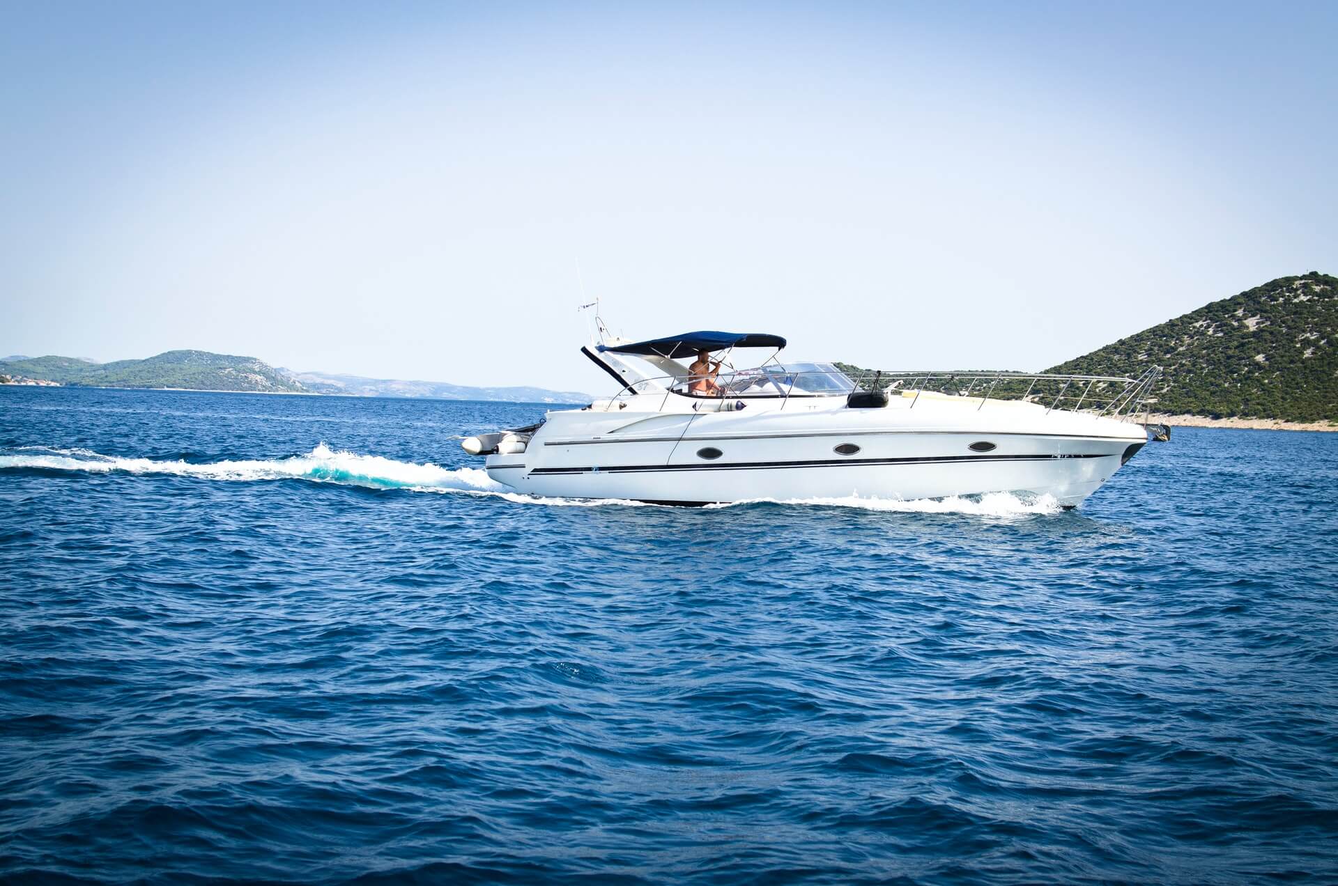 yatch sailing